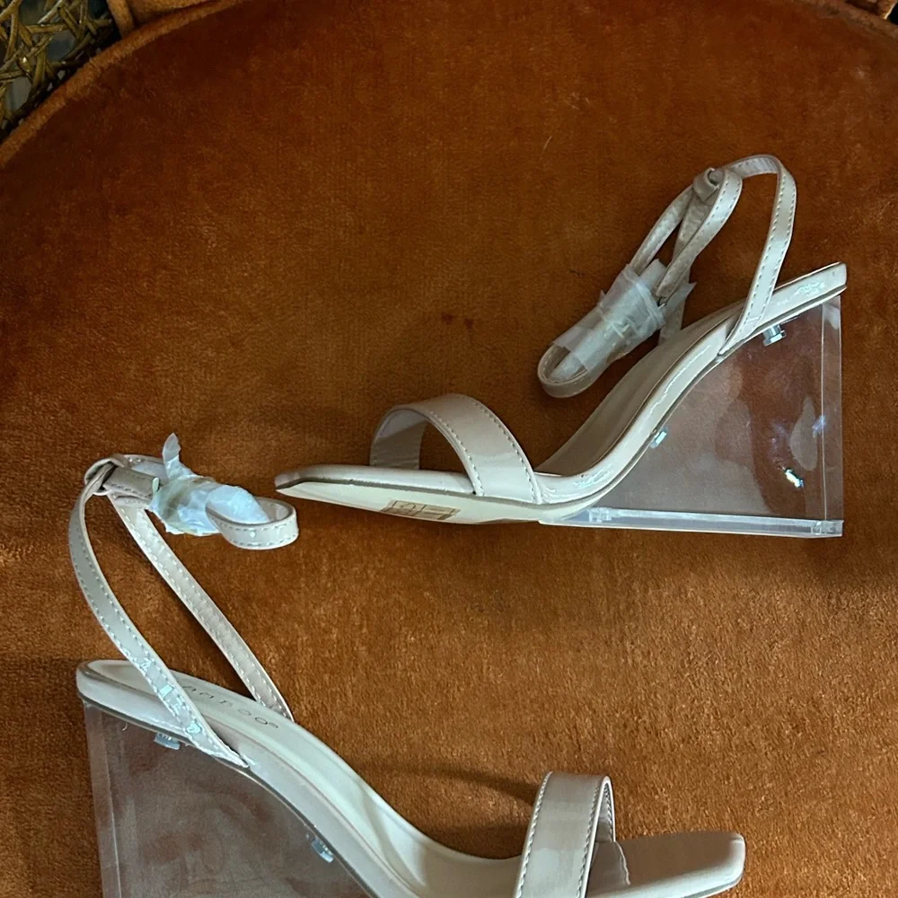 NEW , NUDE WEDGE SANDALS WITH ACRYLIC HEEL - Picture 3 of 5